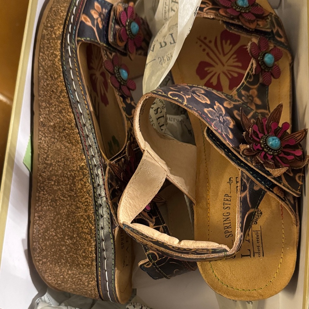 Spring Step Women's Floral Platform Sandals - Brown and Pink